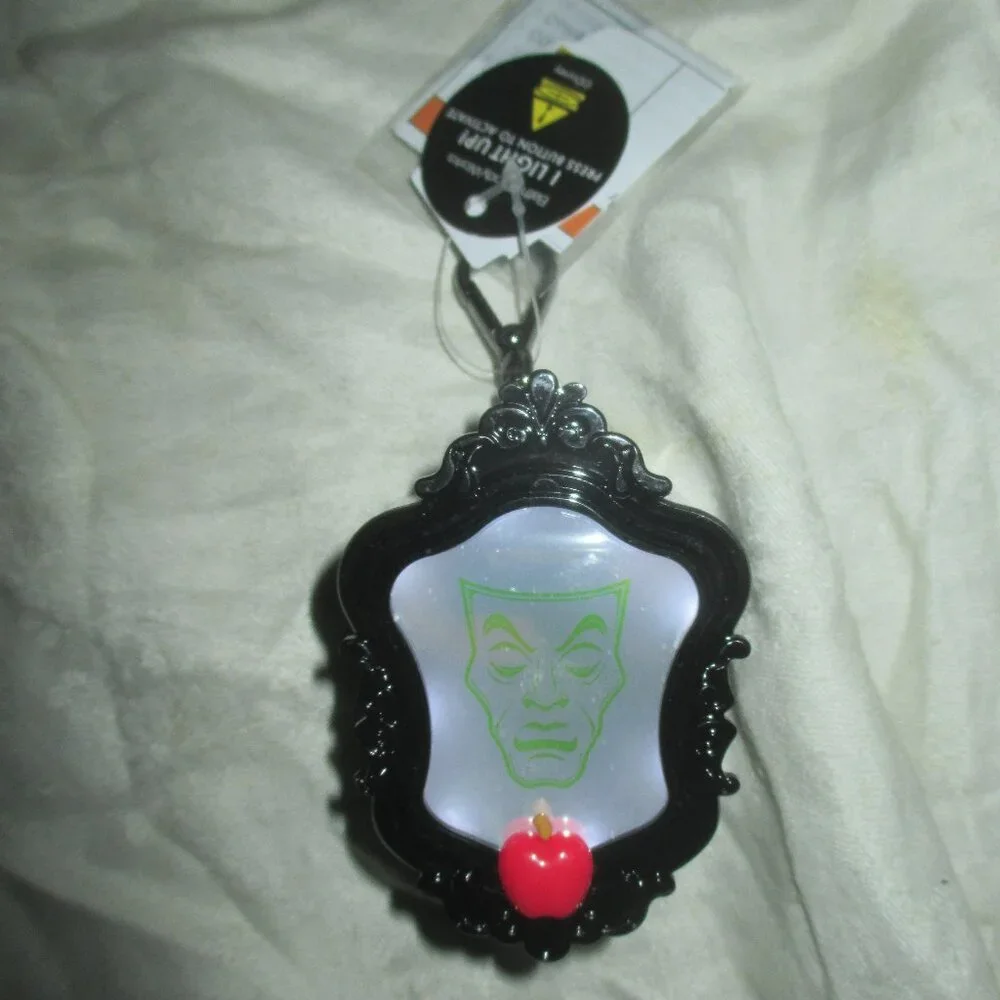 ALL NEW Evil Queen Mirror DISNEY VILLAINS PocketBac Holder Bath & Body Works